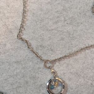 Chic Silver and Gold Pendant Necklace